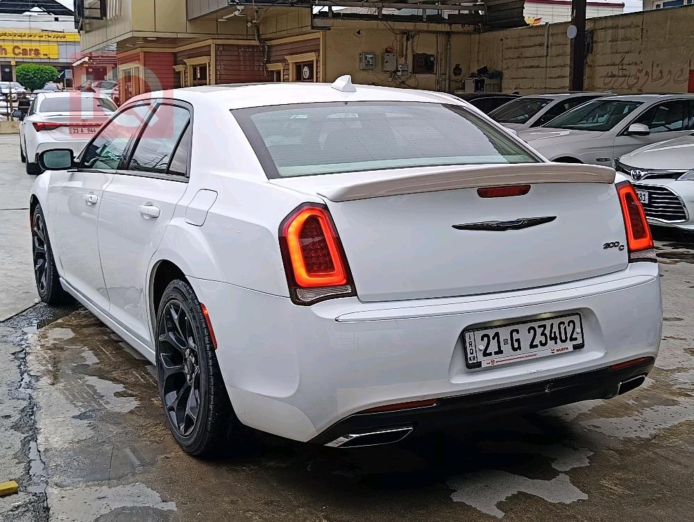 کرایسلەر 300